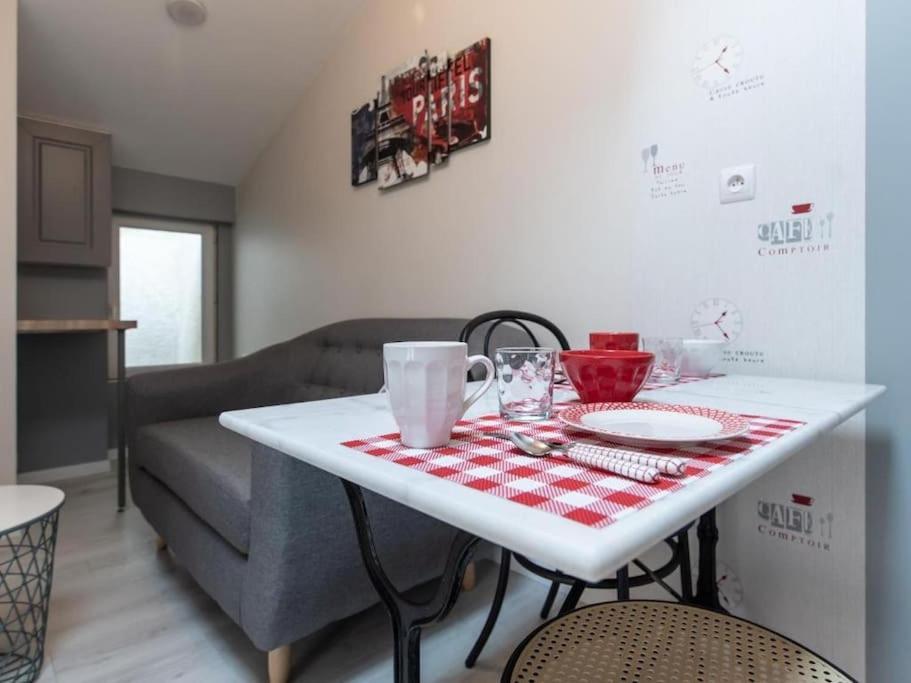 Le Paris Eiffel - Appartement Cosy En Plein Centre Bourgoin-Jallieu ภายนอก รูปภาพ