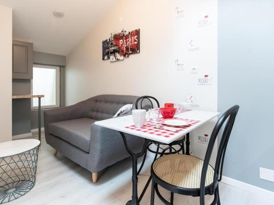 Le Paris Eiffel - Appartement Cosy En Plein Centre Bourgoin-Jallieu ภายนอก รูปภาพ